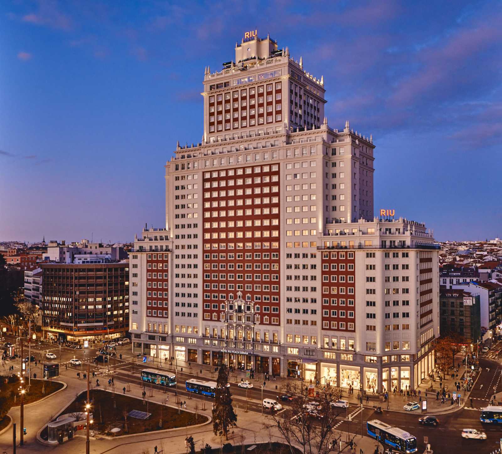 Rooftop 360° Sky Bar - Hotel Riu Plaza en Madrid - 2