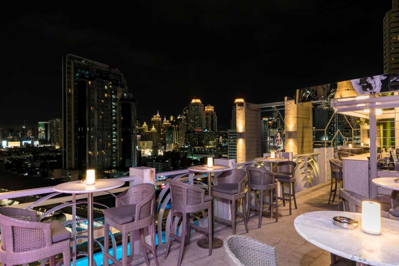 Rooftop Barracuda Rooftop Bar - Akara hotel en Bangkok - 1