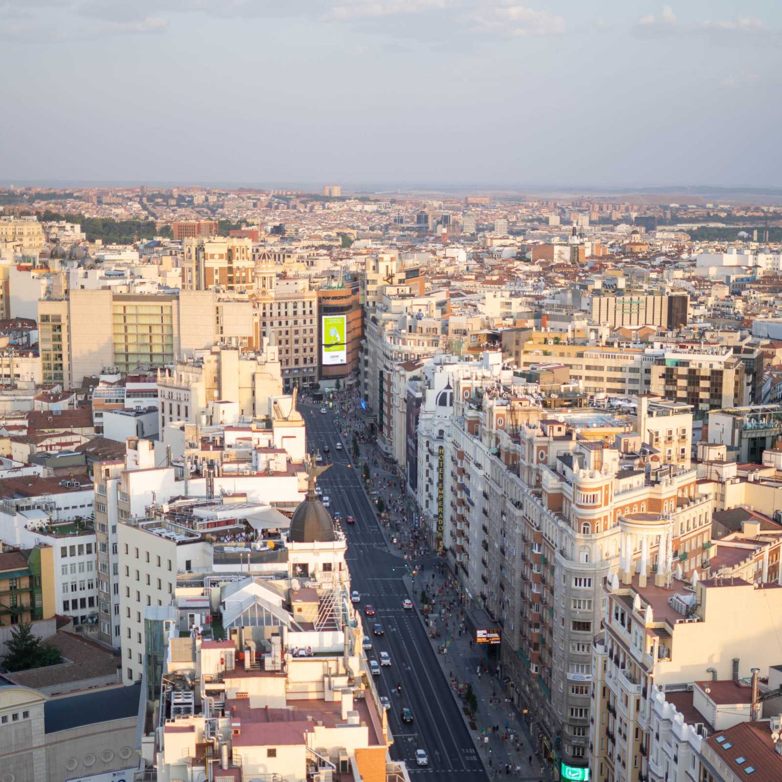 Rooftop 360° Sky Bar - Hotel Riu Plaza en Madrid - 3