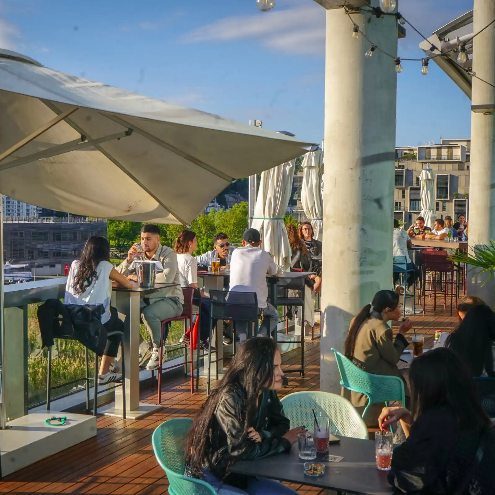 Rooftop Gourmet Bar Lyon Confluence en Lyon - 1