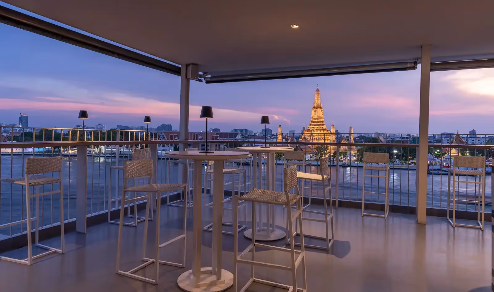 Sala Rattanakosin Rooftop Bar en Bangkok - 1