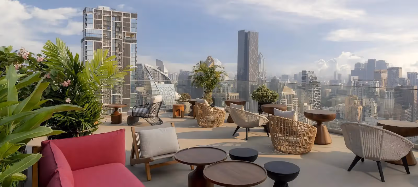 Sato San Rooftop Bar en Bangkok - 2
