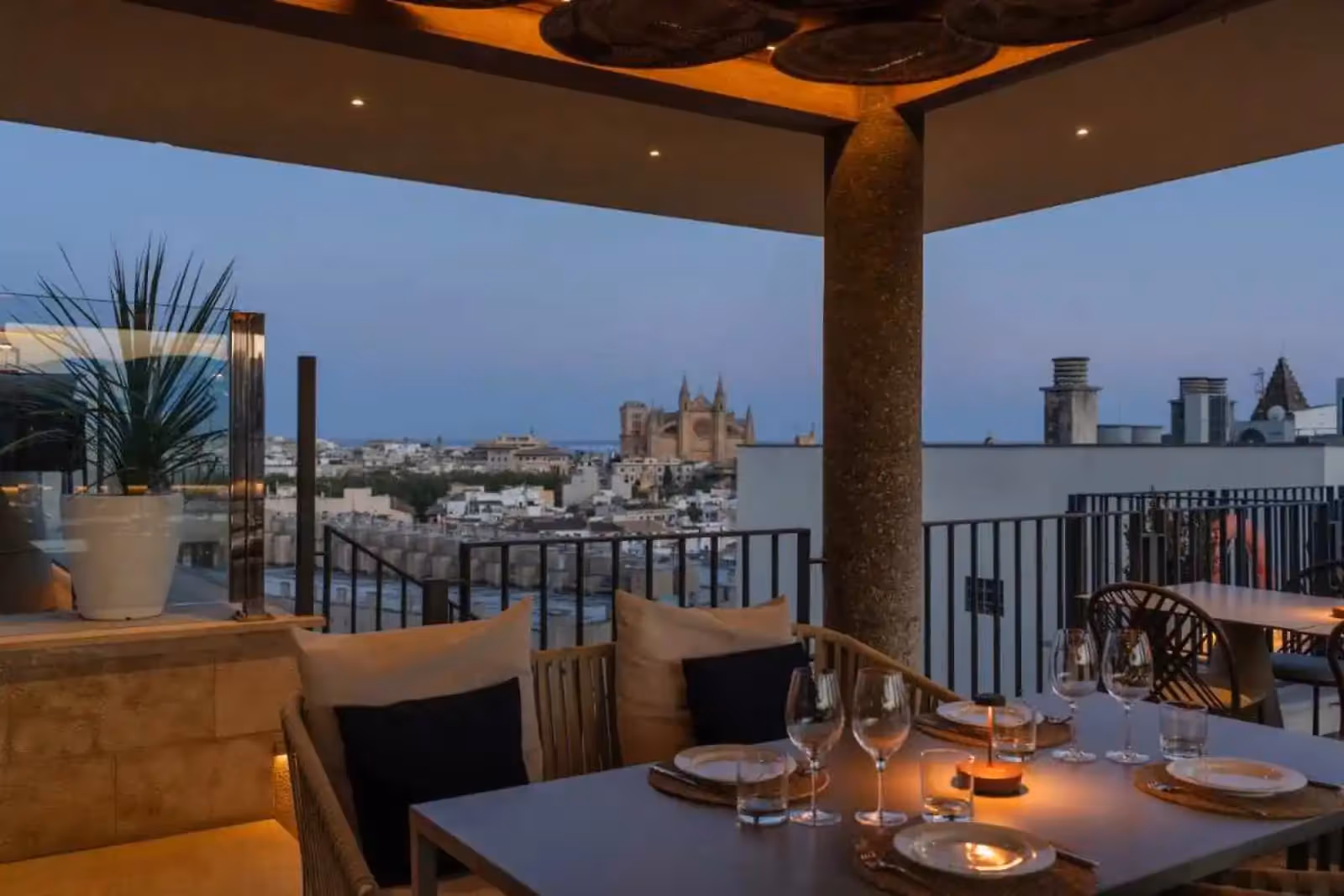 Rooftop Sky Bar Saratoga en Palma de Mallorca - 1