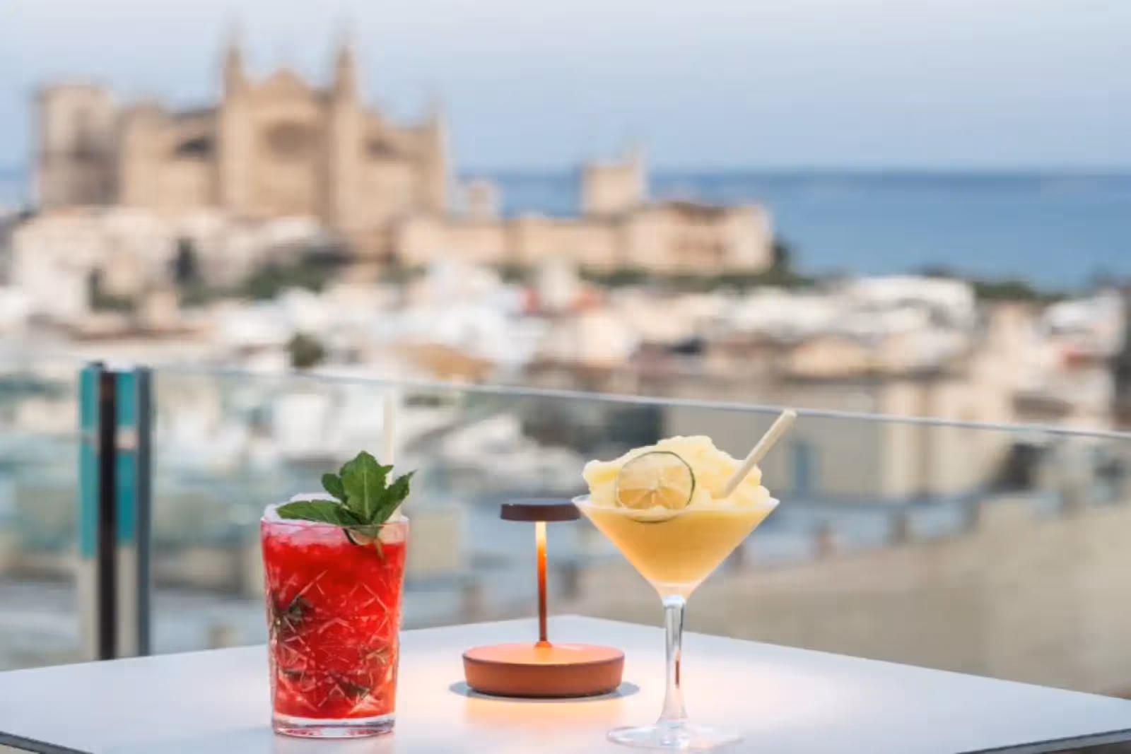 Rooftop Sky Bar Saratoga en Palma de Mallorca - 2