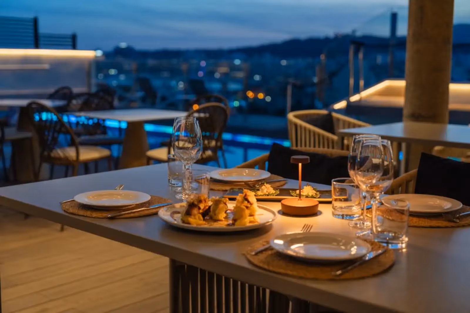 Rooftop Sky Bar Saratoga en Palma de Mallorca - 3
