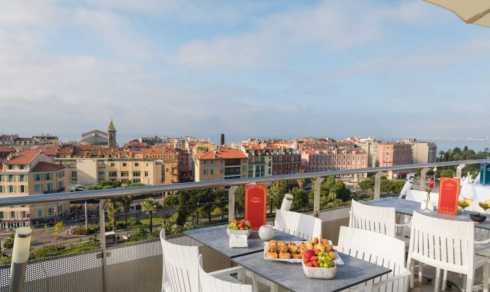 Rooftop Moon Bar -  Hotel Aston la Scala Niza