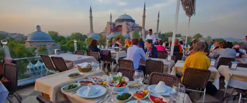 Rooftop Seven Hills Restaurant Estambul