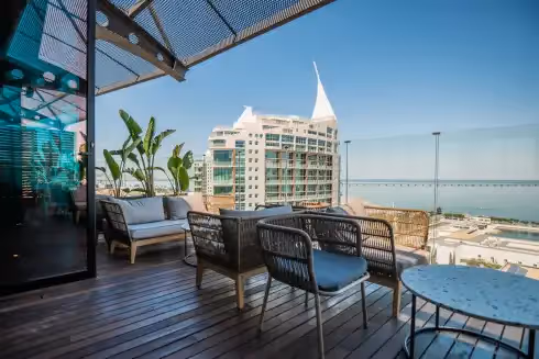 Rooftop Sky Bar Oriente Lisboa