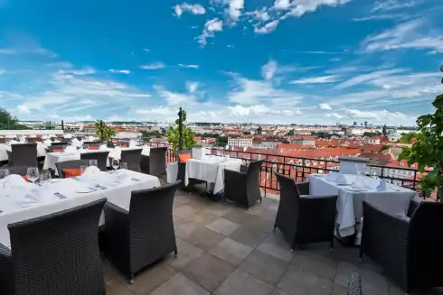 Rooftop Terasa U Zlaté studně Praga