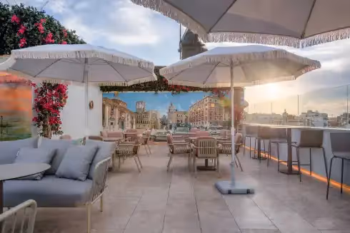 The Rooftop Soul of 1927 Valencia
