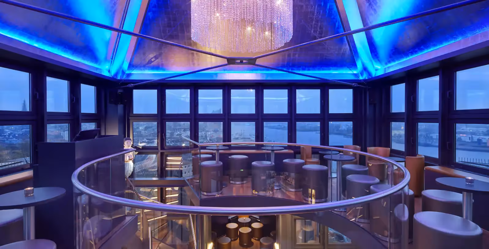 Rooftop Tower Bar en Hamburgo - 1