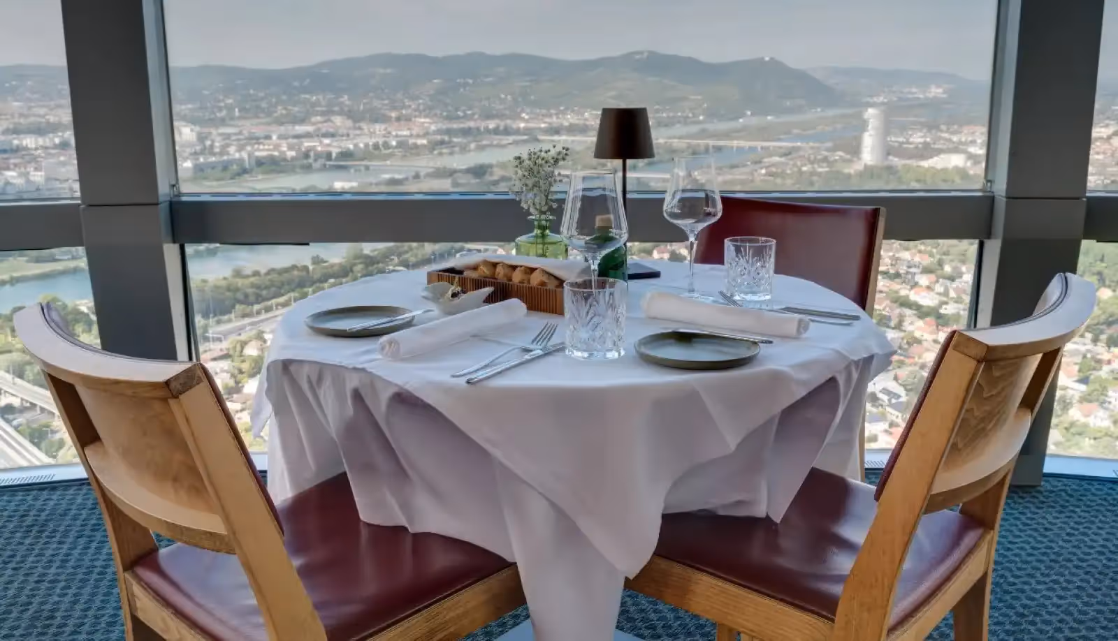Rooftop Turm Restaurant en Viena - 1