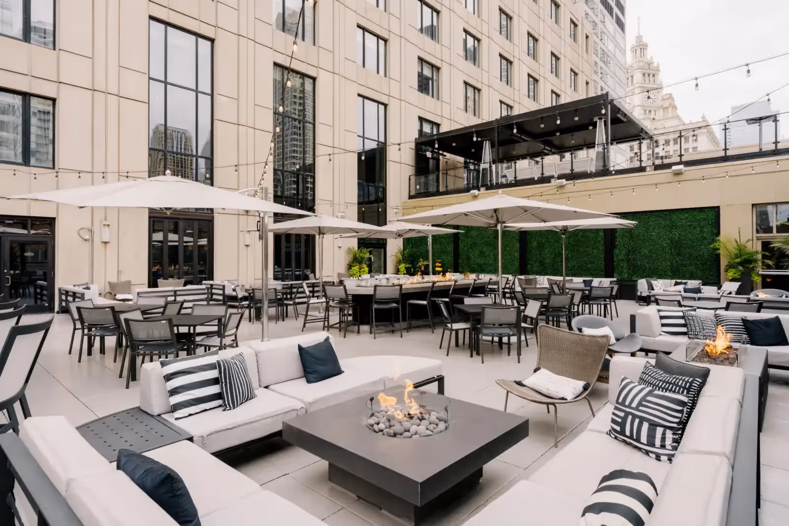 Rooftop Upstairs at The Gwen en Chicago - 2